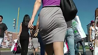 Big Booty Bouncing In Thong On City Stroll