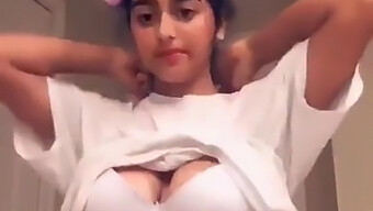 Superbe Beauté Latina Dans Une Vidéo Captivante