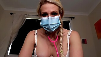 Milf Australiana Es Examinada Por Un Médico Travieso En Pov