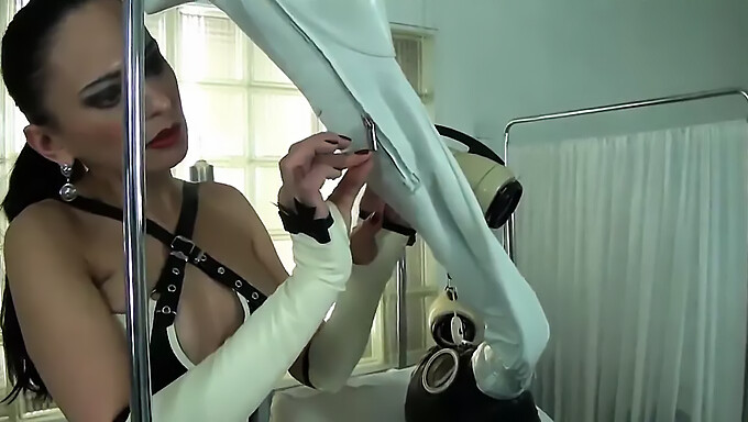 Mistress'S Seductive Breathplay And High Heel Domination