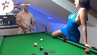 La Brune Linet Slag Devient Sauvage Sur Une Table De Billard